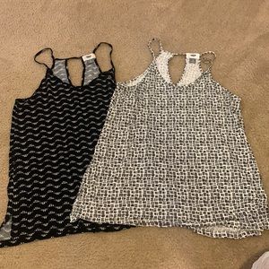 2 tank tops size small